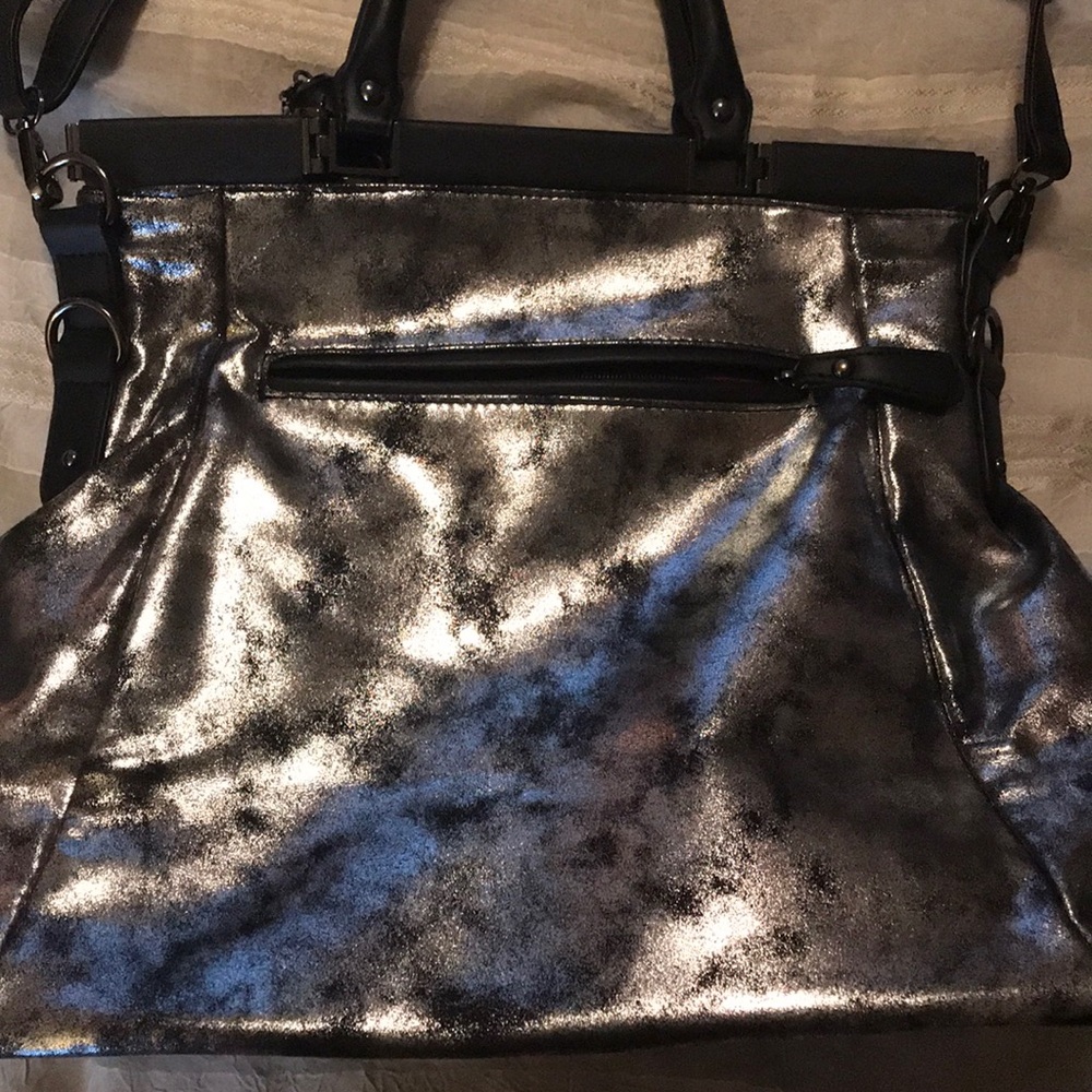 🔘Metallic Silver Black Tote🔘 - Picture 2 of 7
